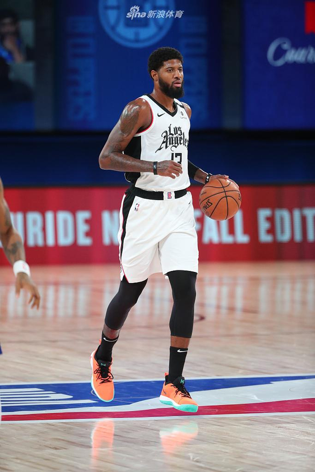 的运动员提 的运动员提